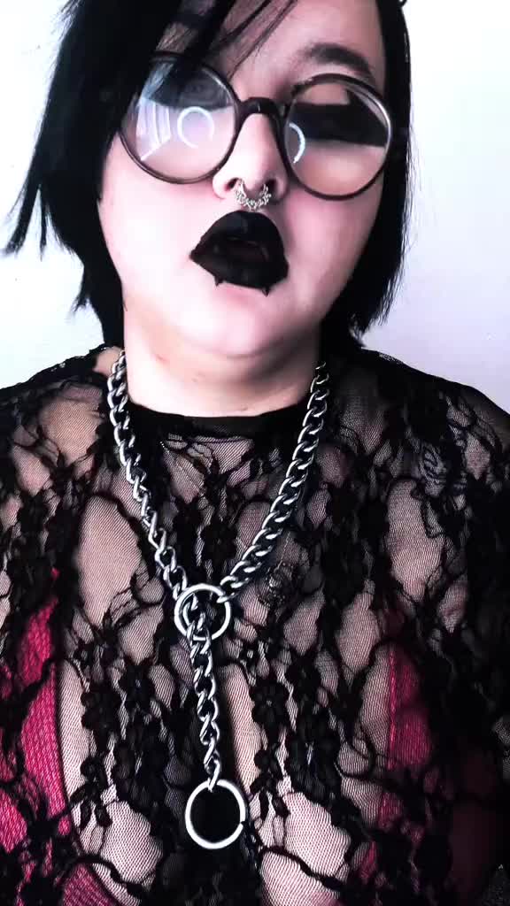 @sp00ky_treats