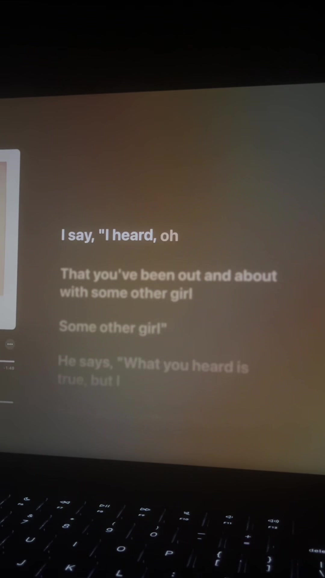 @🎧