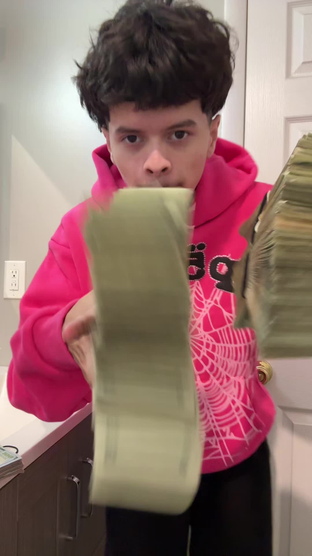 @trapped.julio
