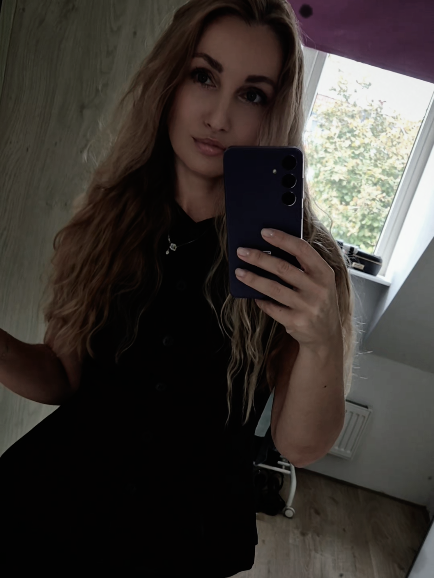 @🌸 𝑬𝒍𝒊 🌸