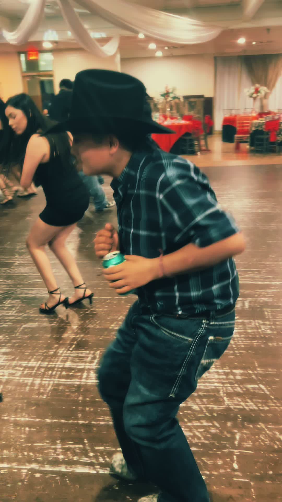 @𝐄𝐥𝐩𝐞𝐥𝐨𝐧𝐥𝐢𝐯𝐞𝟕𝟕𝟕