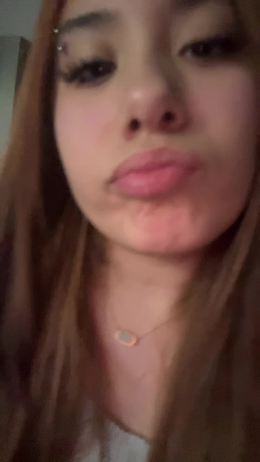 @miavela333