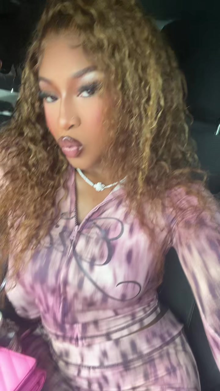 @QueenNae