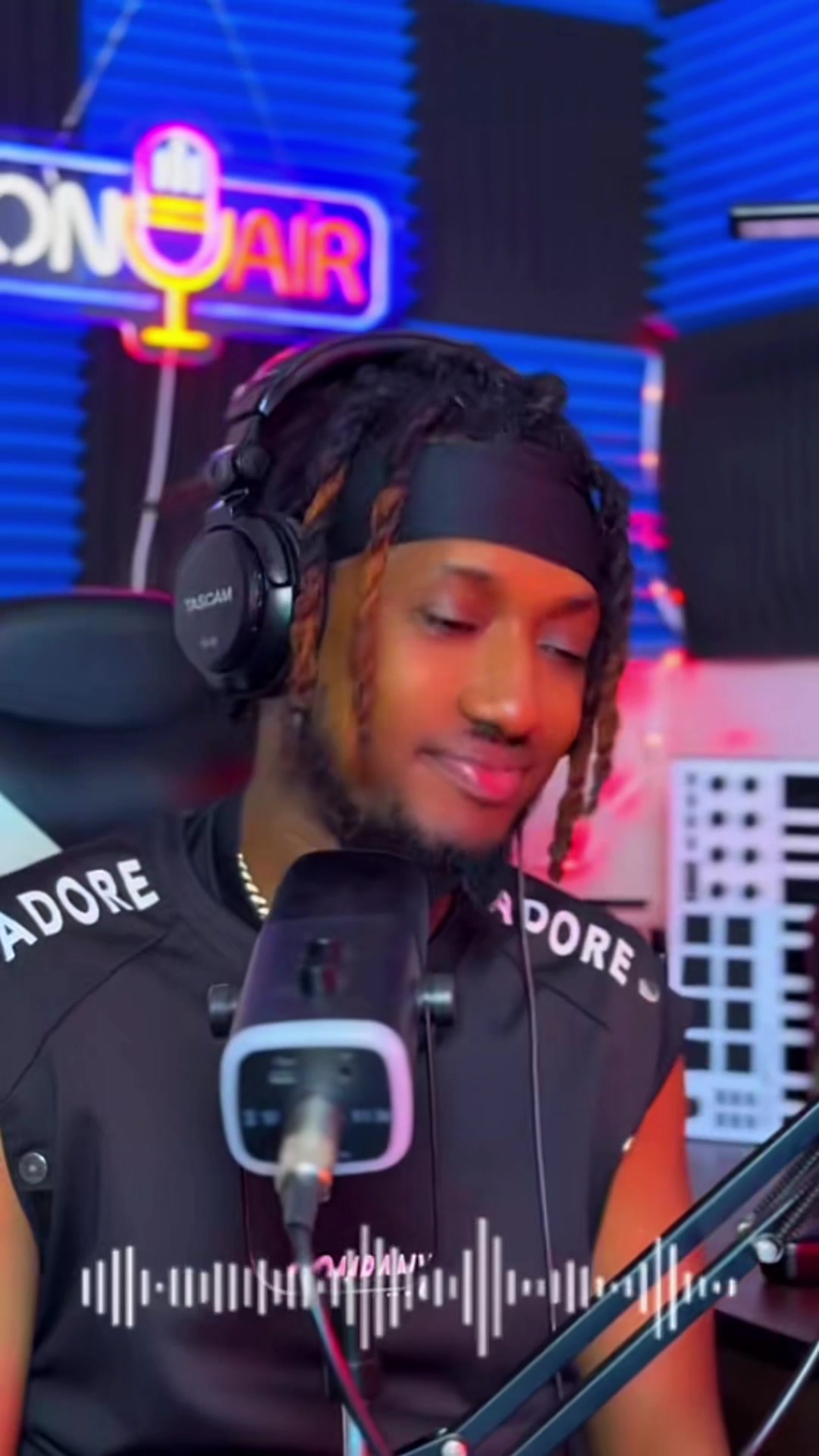 @𝐏𝐲𝐯𝐨 𝐎𝐧 𝐓𝐡𝐞 𝐌𝐢𝐜🎙️