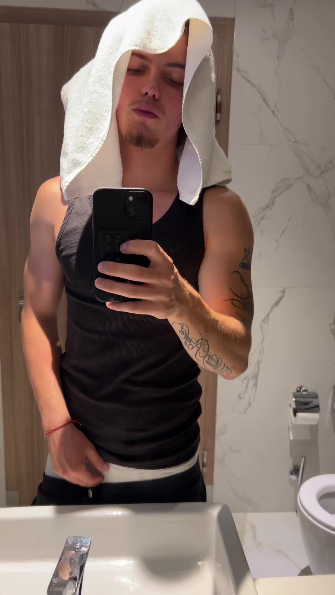 @Sqwimeee