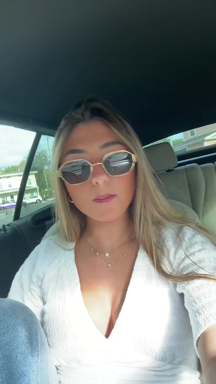 @supersecretprivbemyfriend