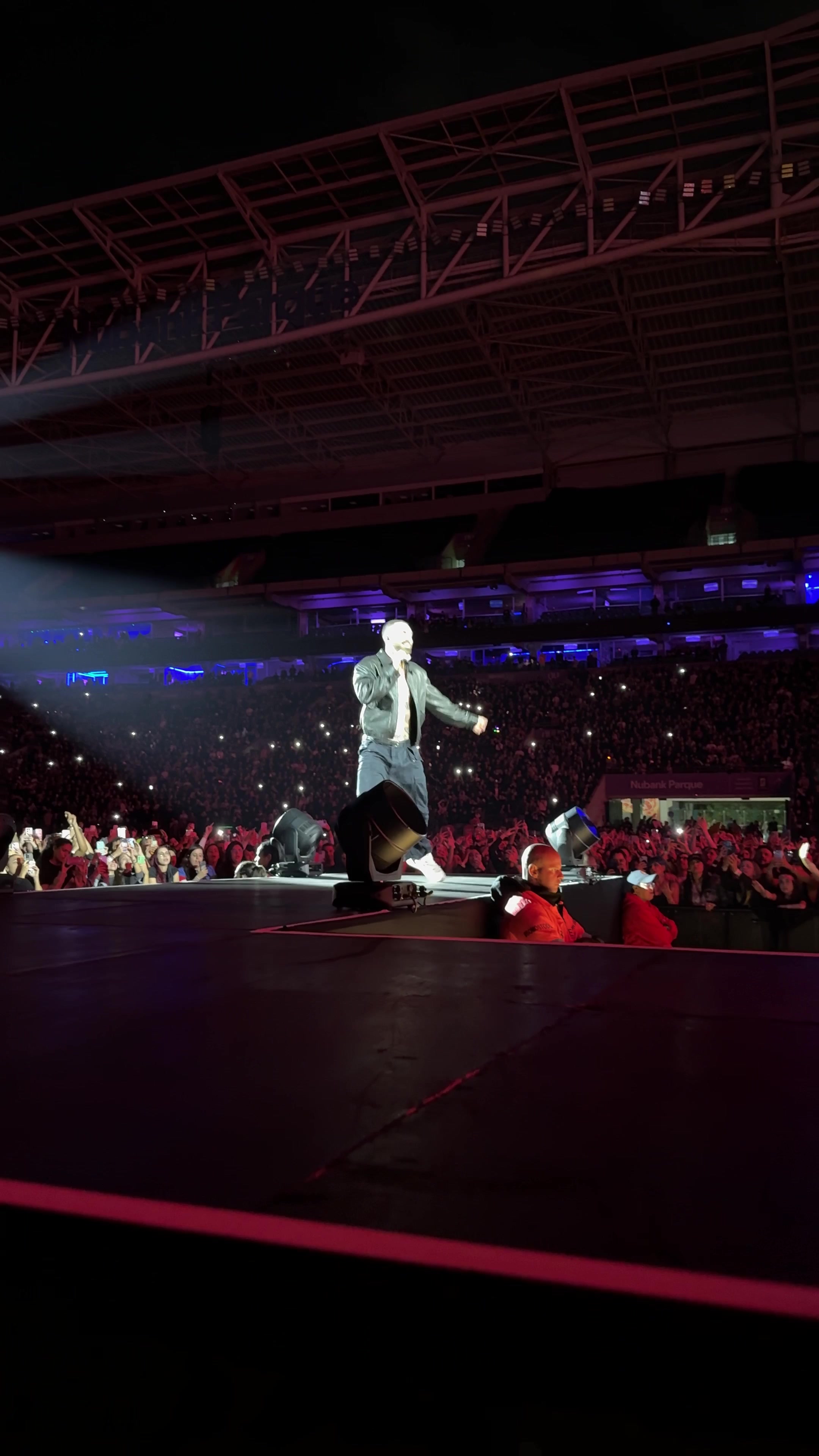 @Maroon 5