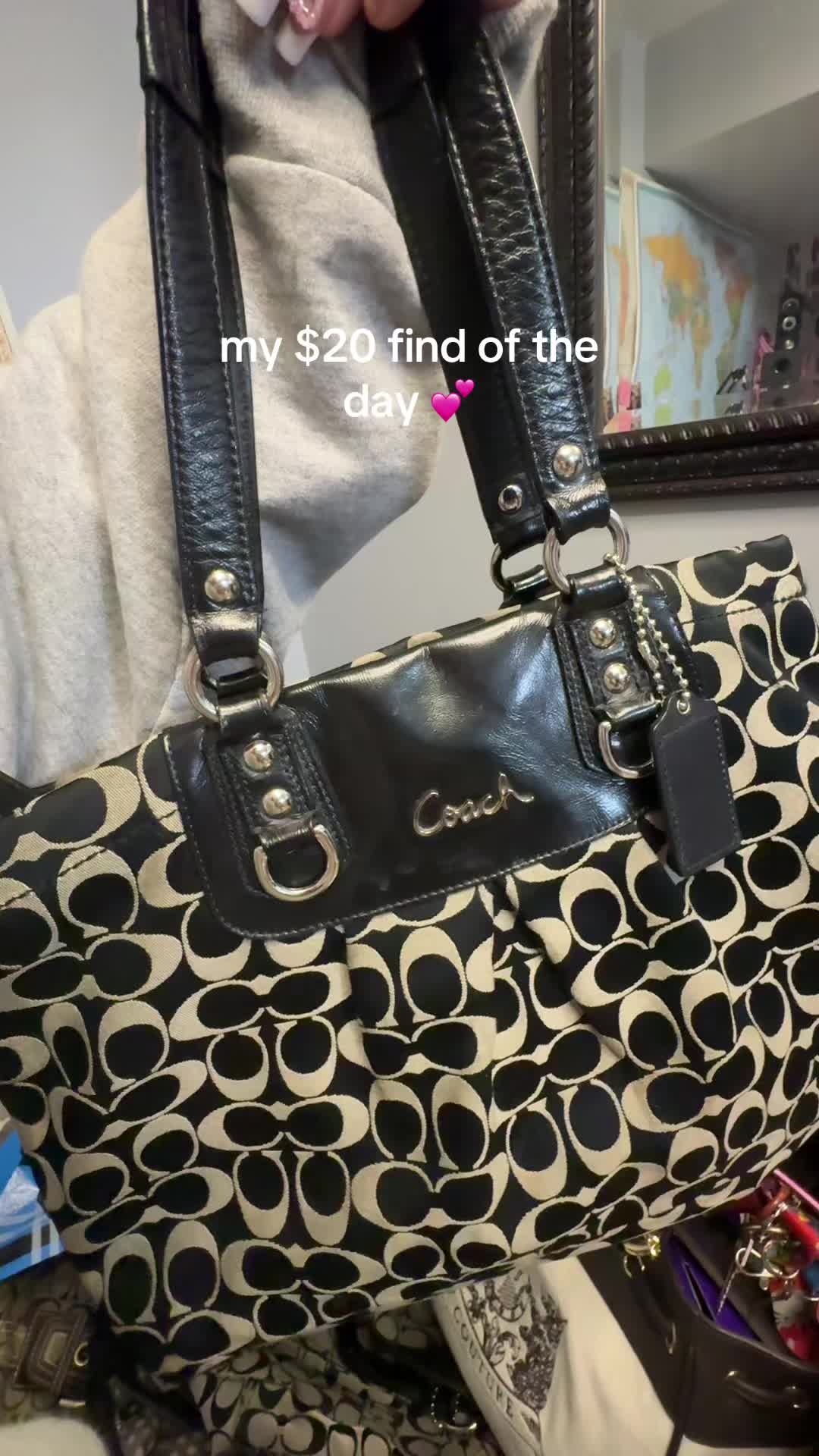 @mshellolitty