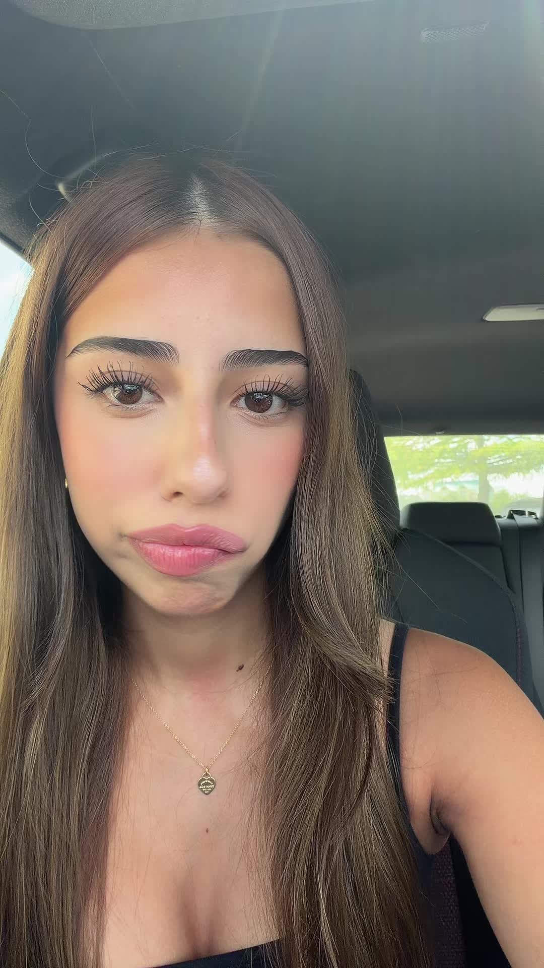 @bella