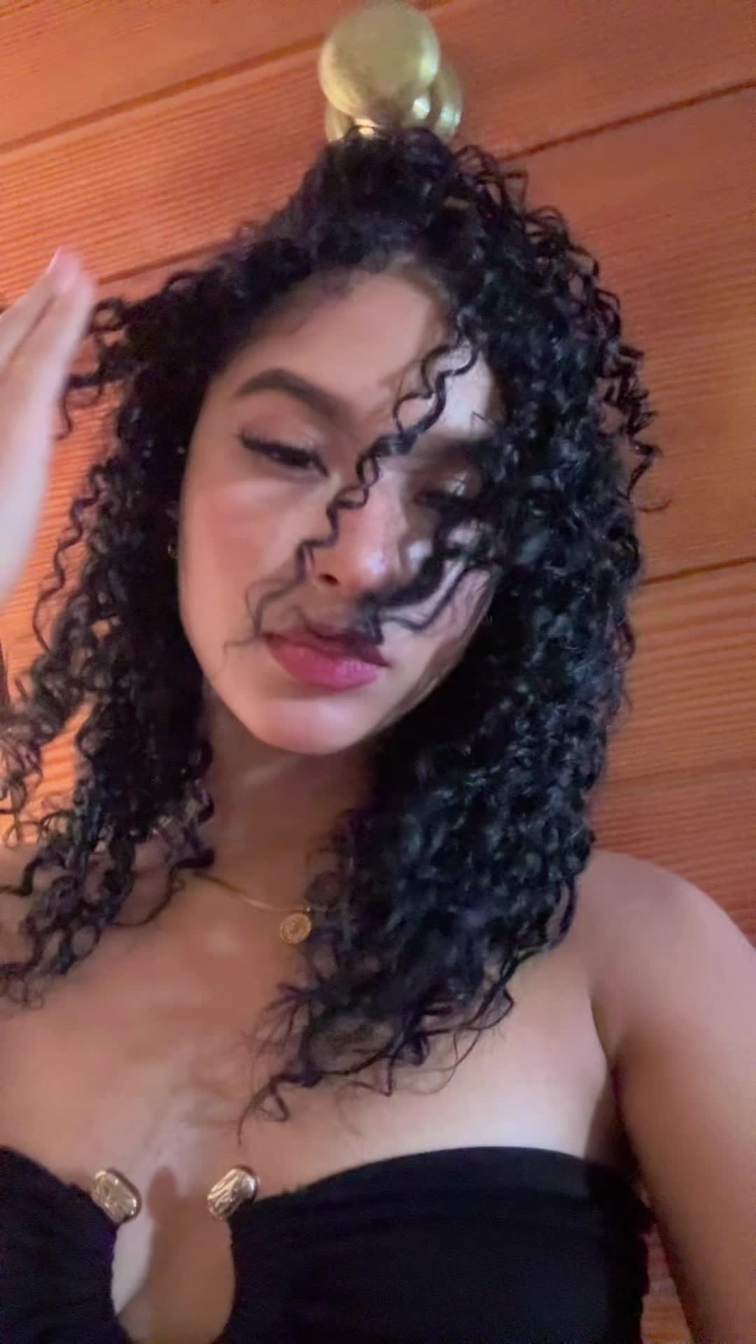 @Zurelys