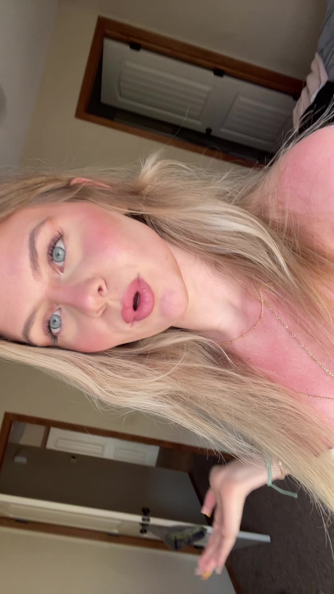 @Isabella
