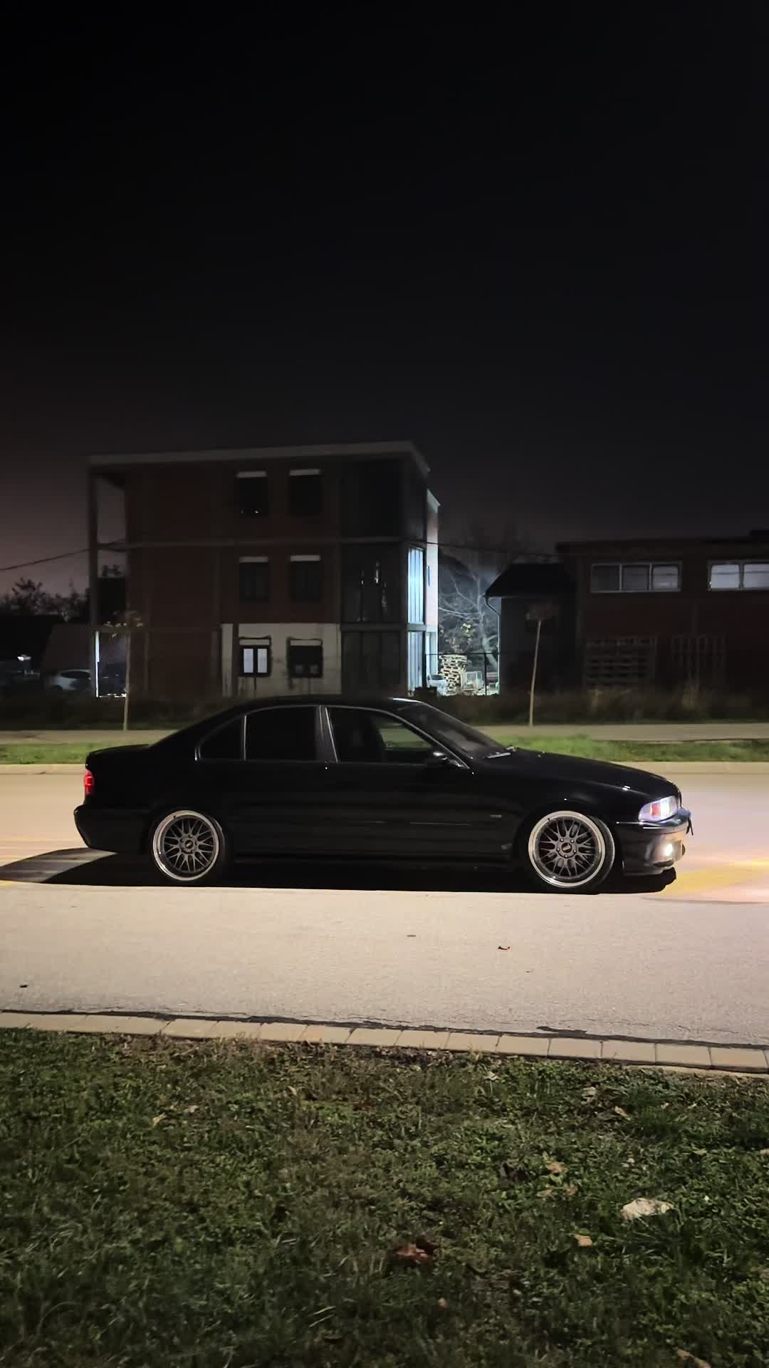 @oldmoneycars.rs