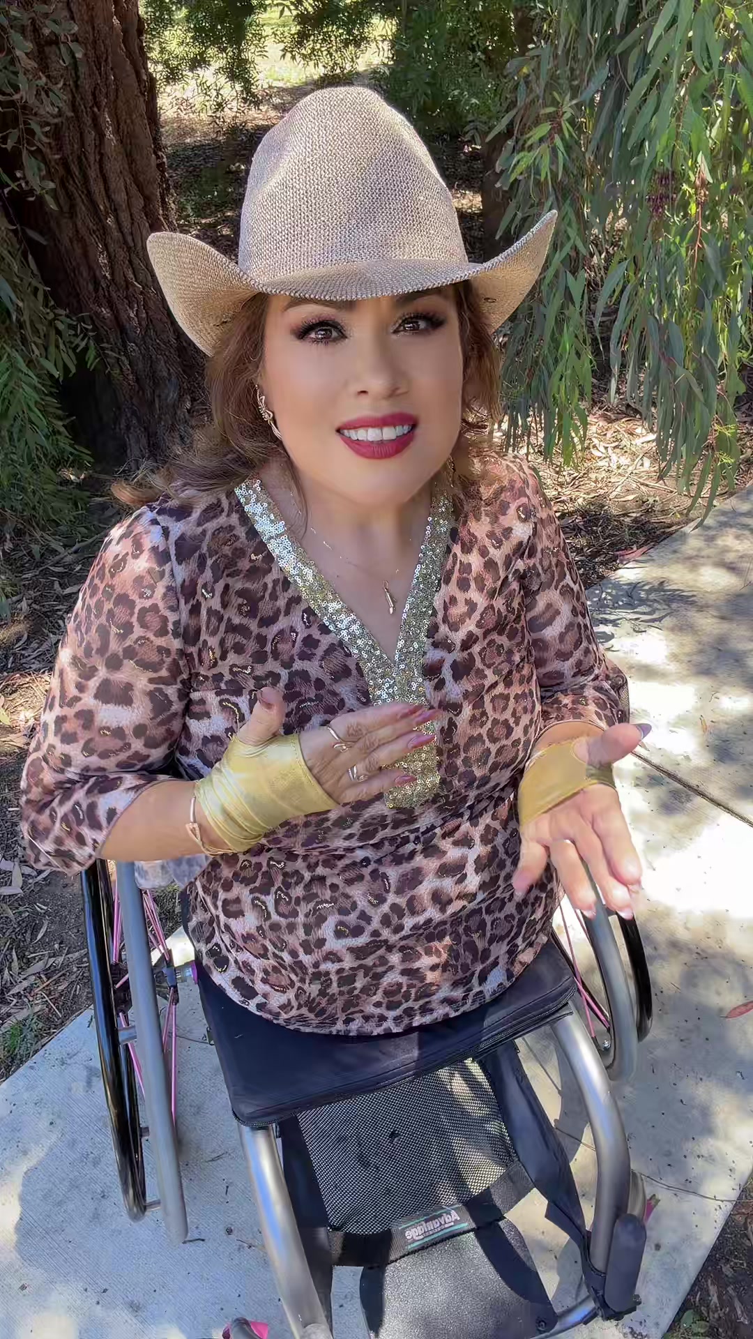 @Tina
