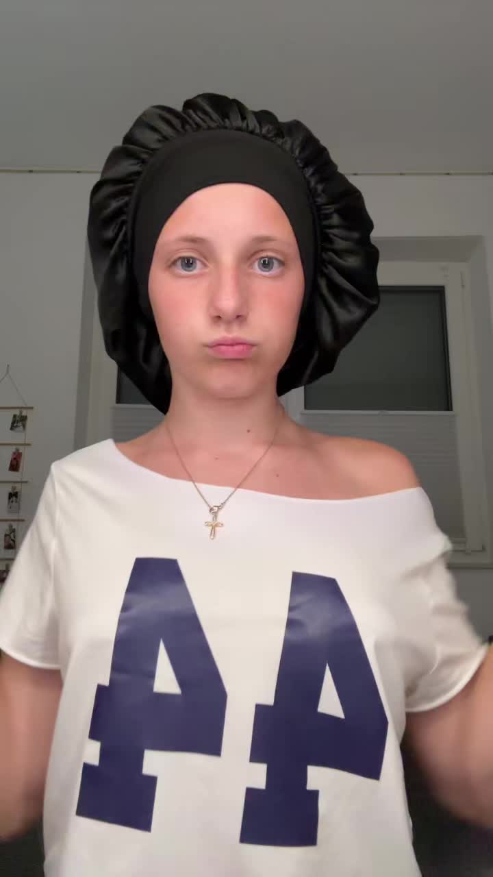 @Lia…