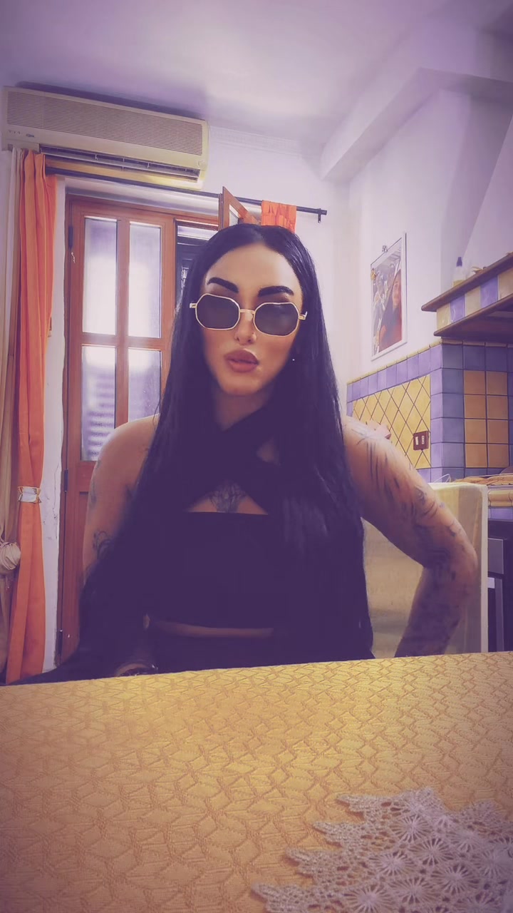 @Vanessa Lorenzo🖤
