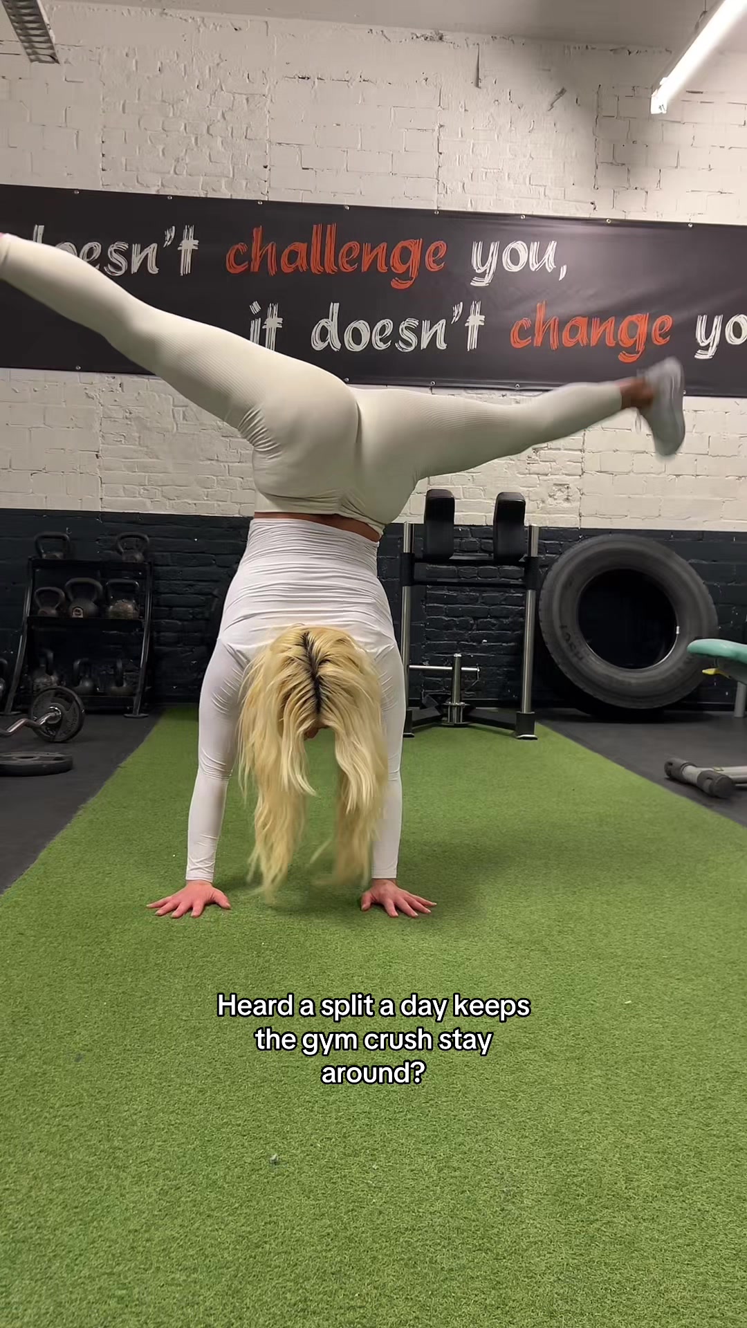 @blondiewithcatshair