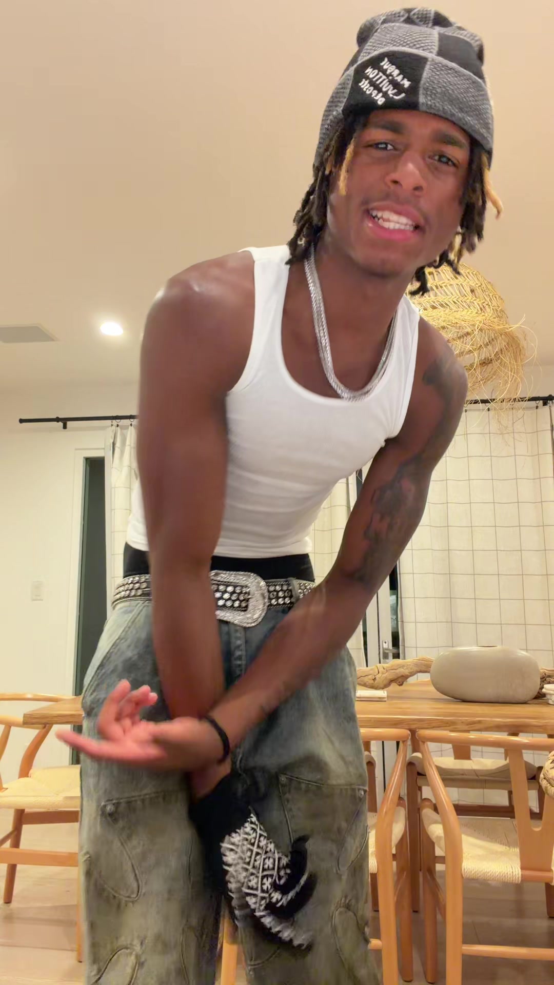 @__vonyy