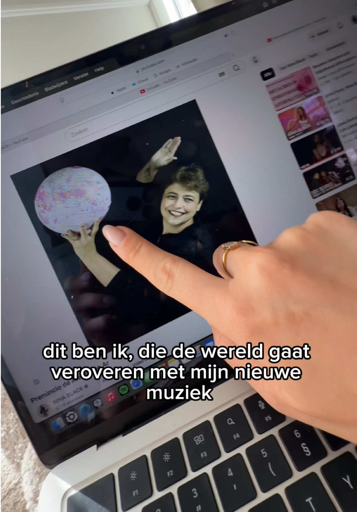 @NINA BLACK