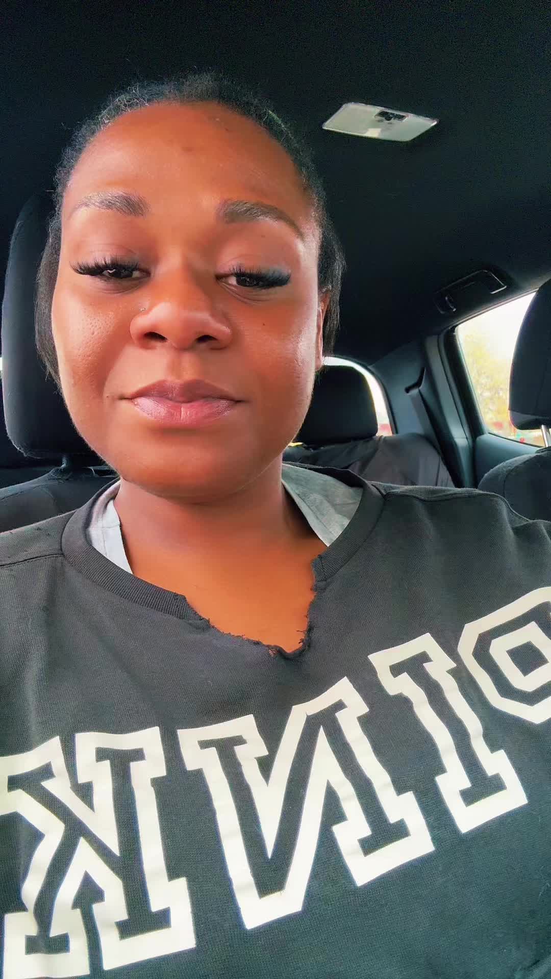 @chiyannewilliams