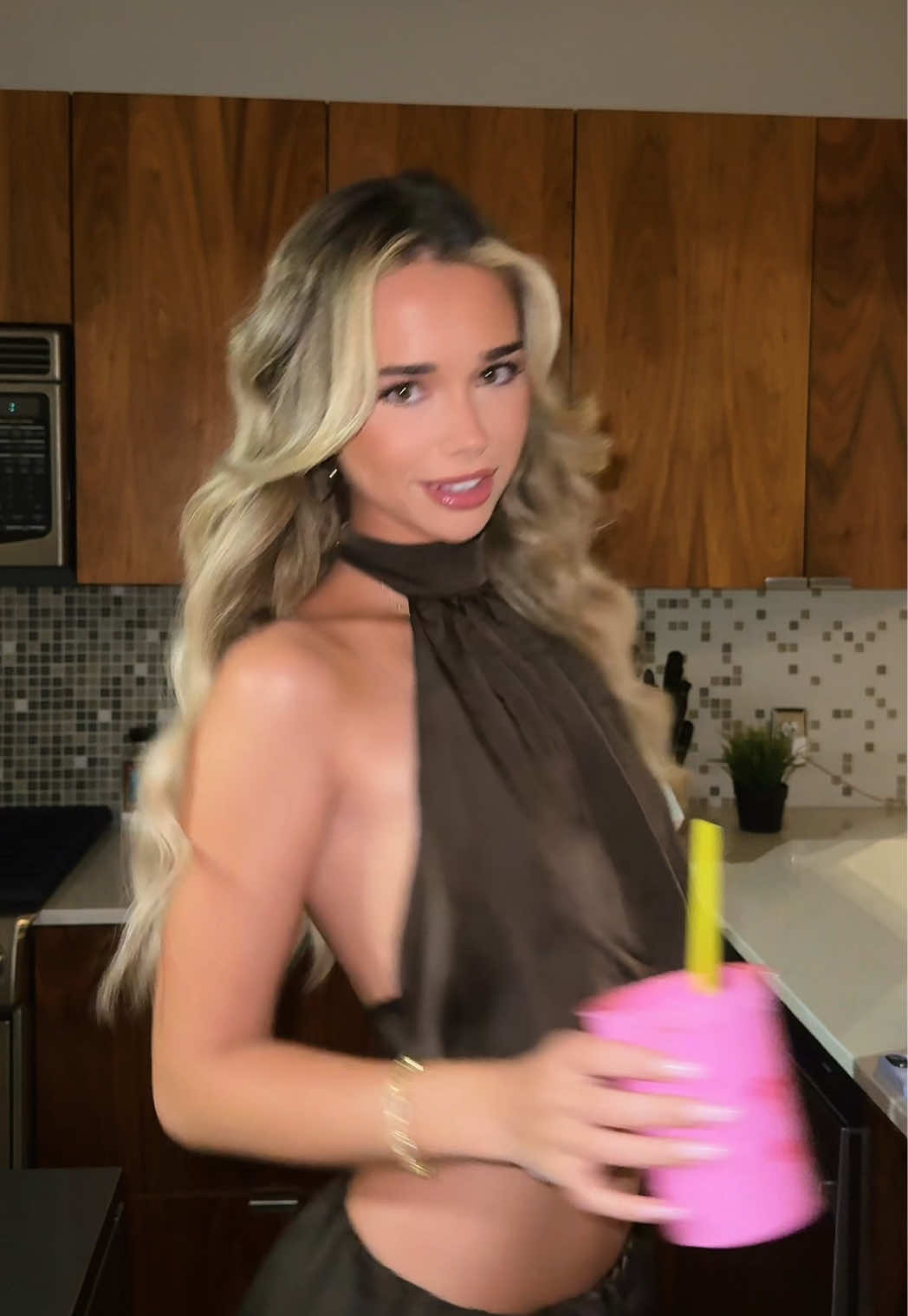 @aneleiselovett