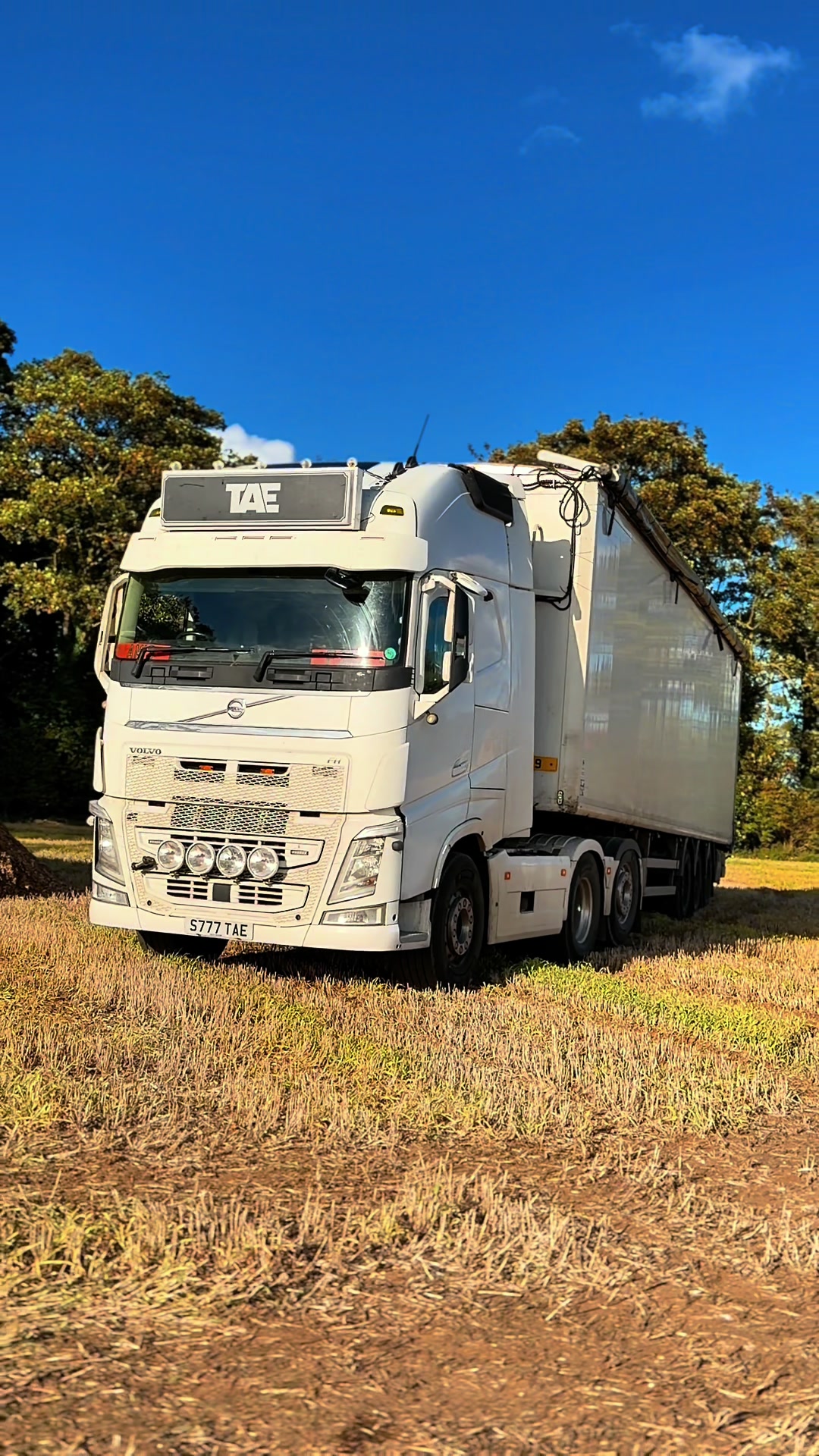 @AM13HU