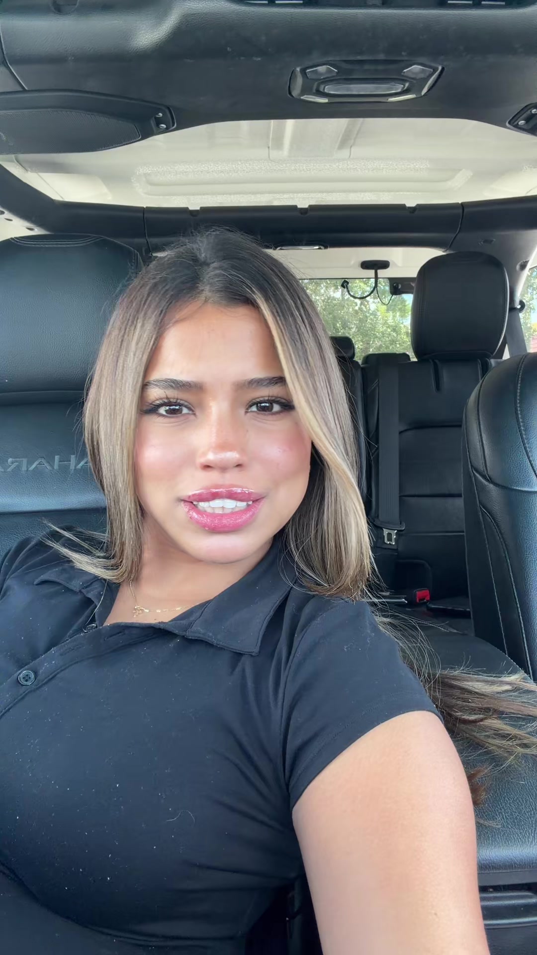 @daniela