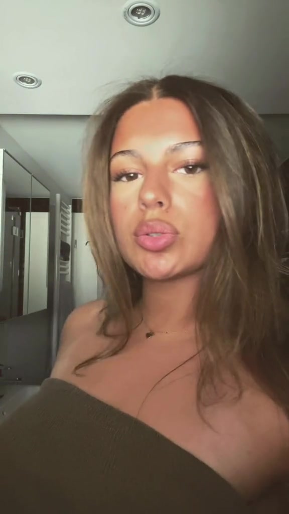 @melina98