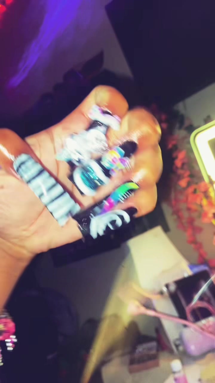@LeonnaMarie ᥫ᭡