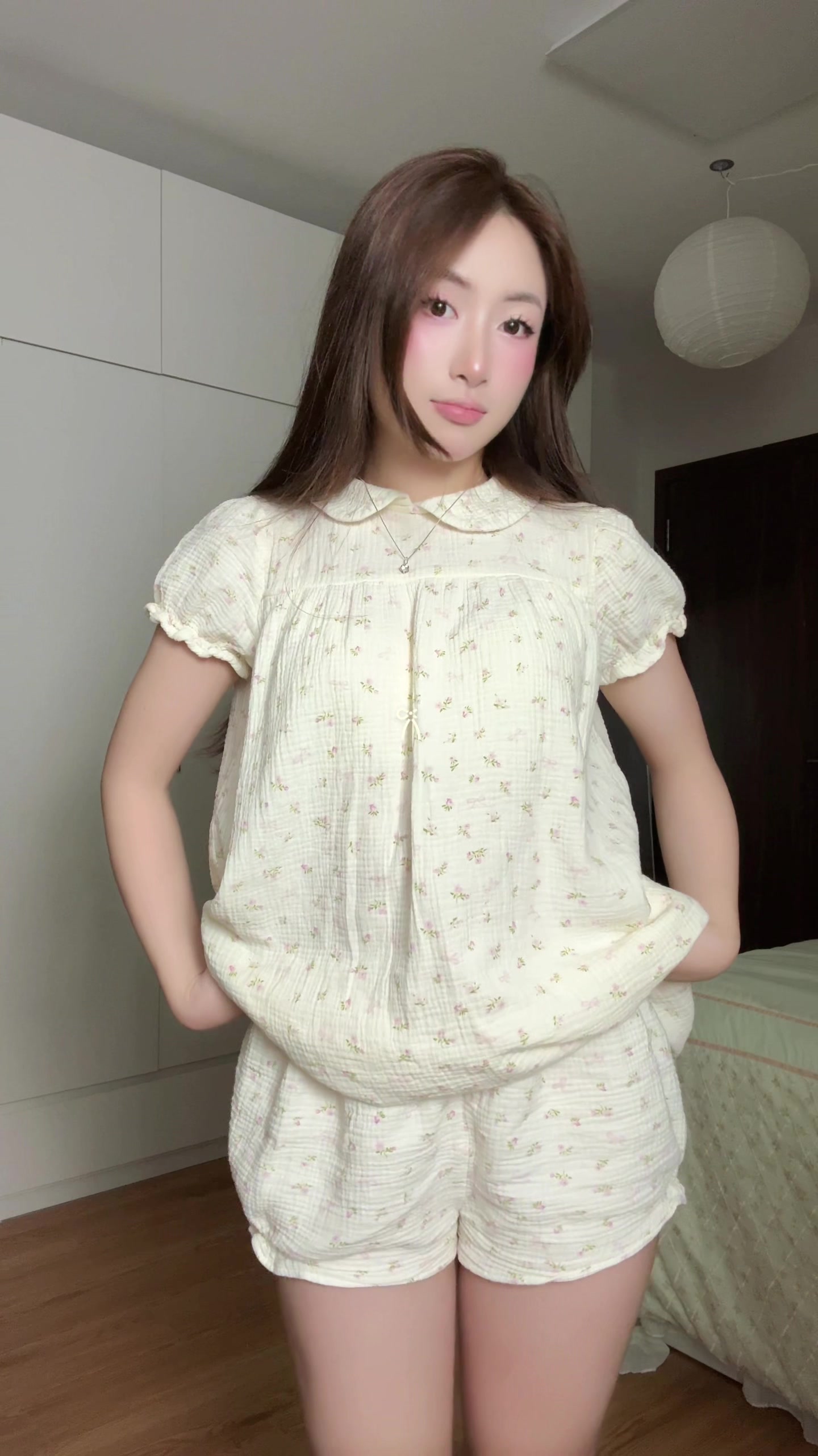 @T&Uacute; ANH MẶC G&Igrave;
