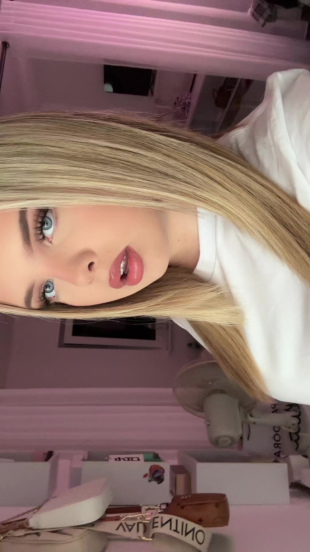 @Feé.rhtr