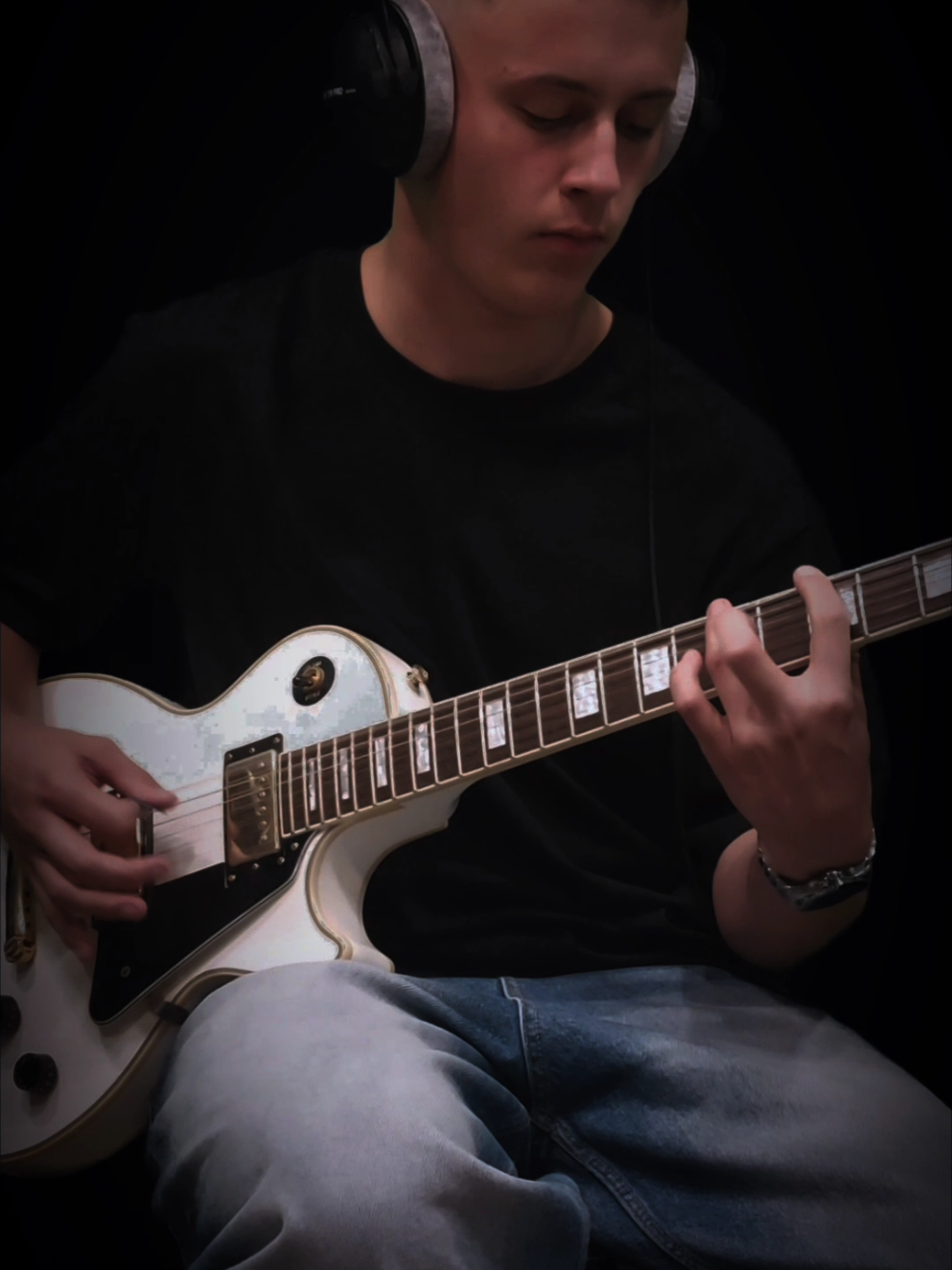 @Leon_Cover