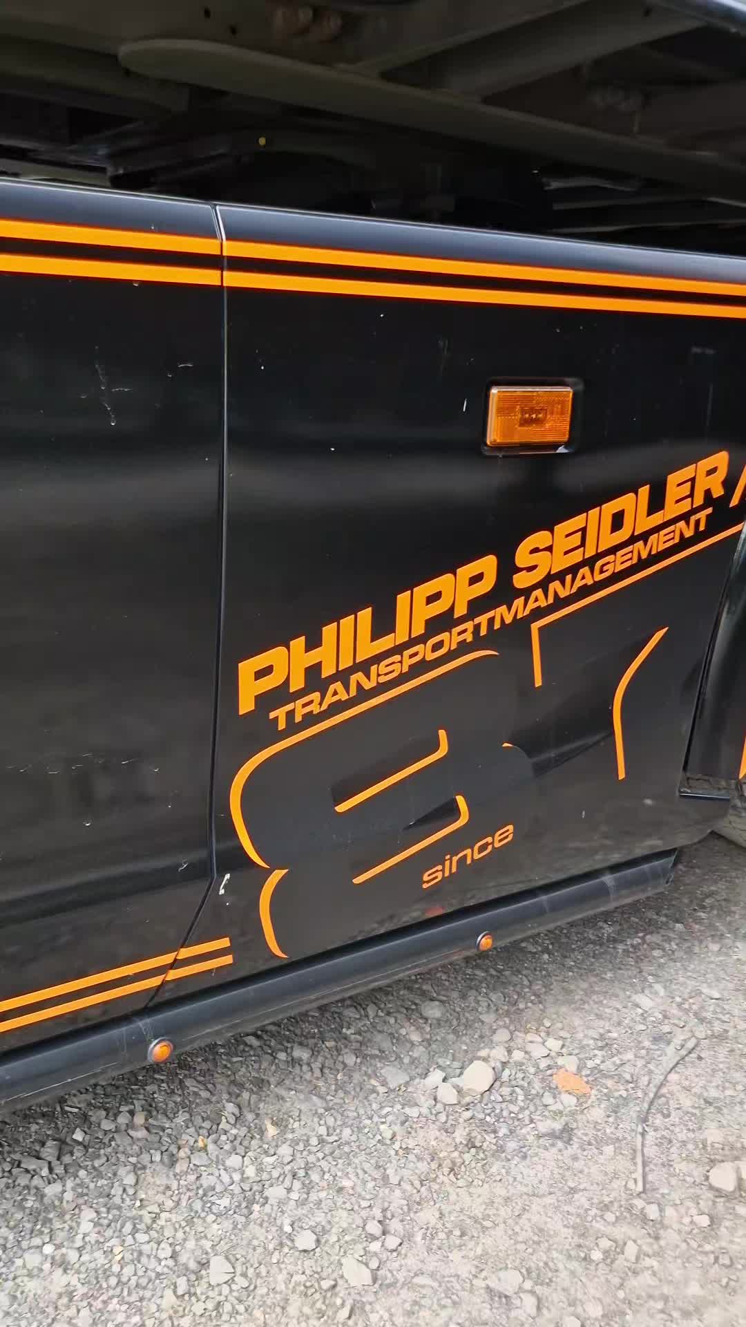 @v8lars75