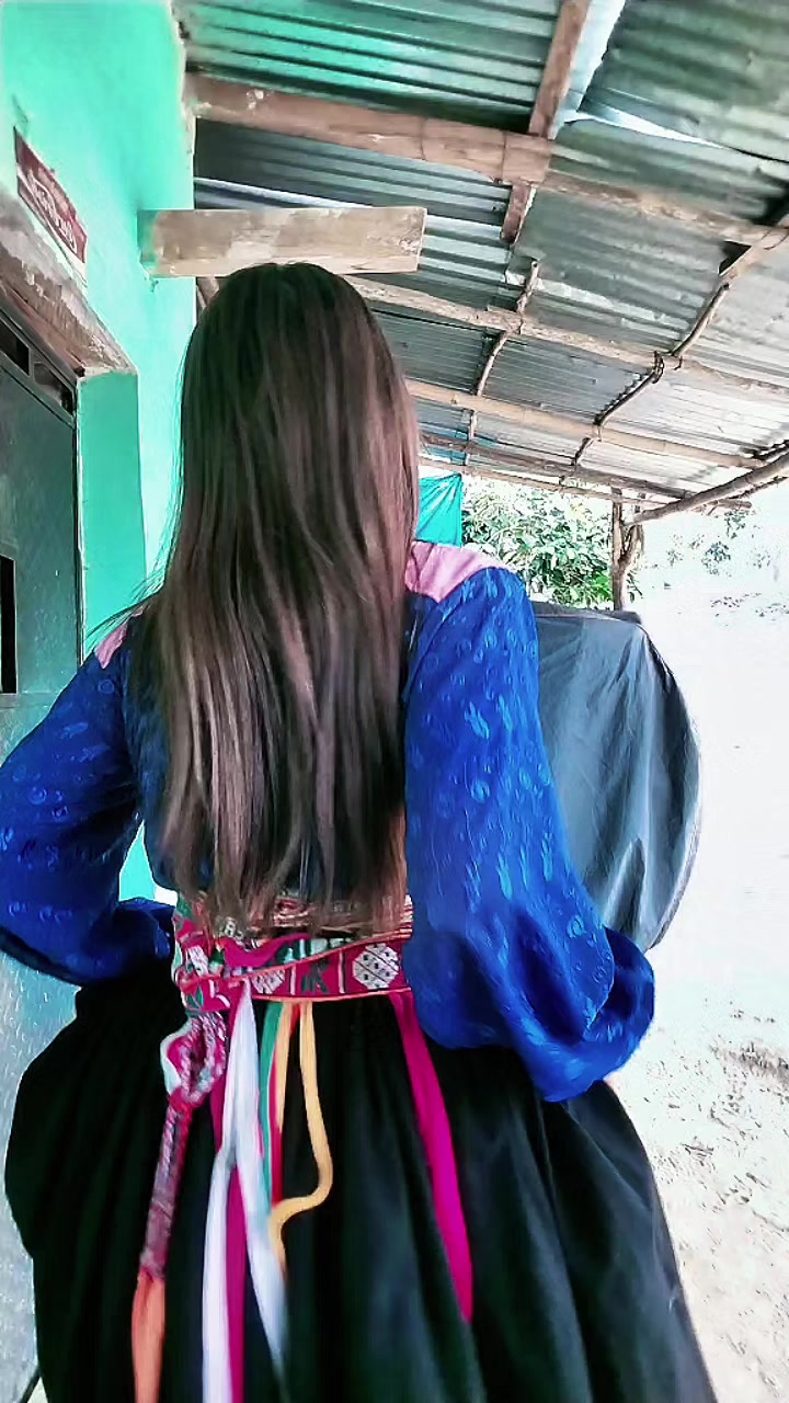 @Luna.