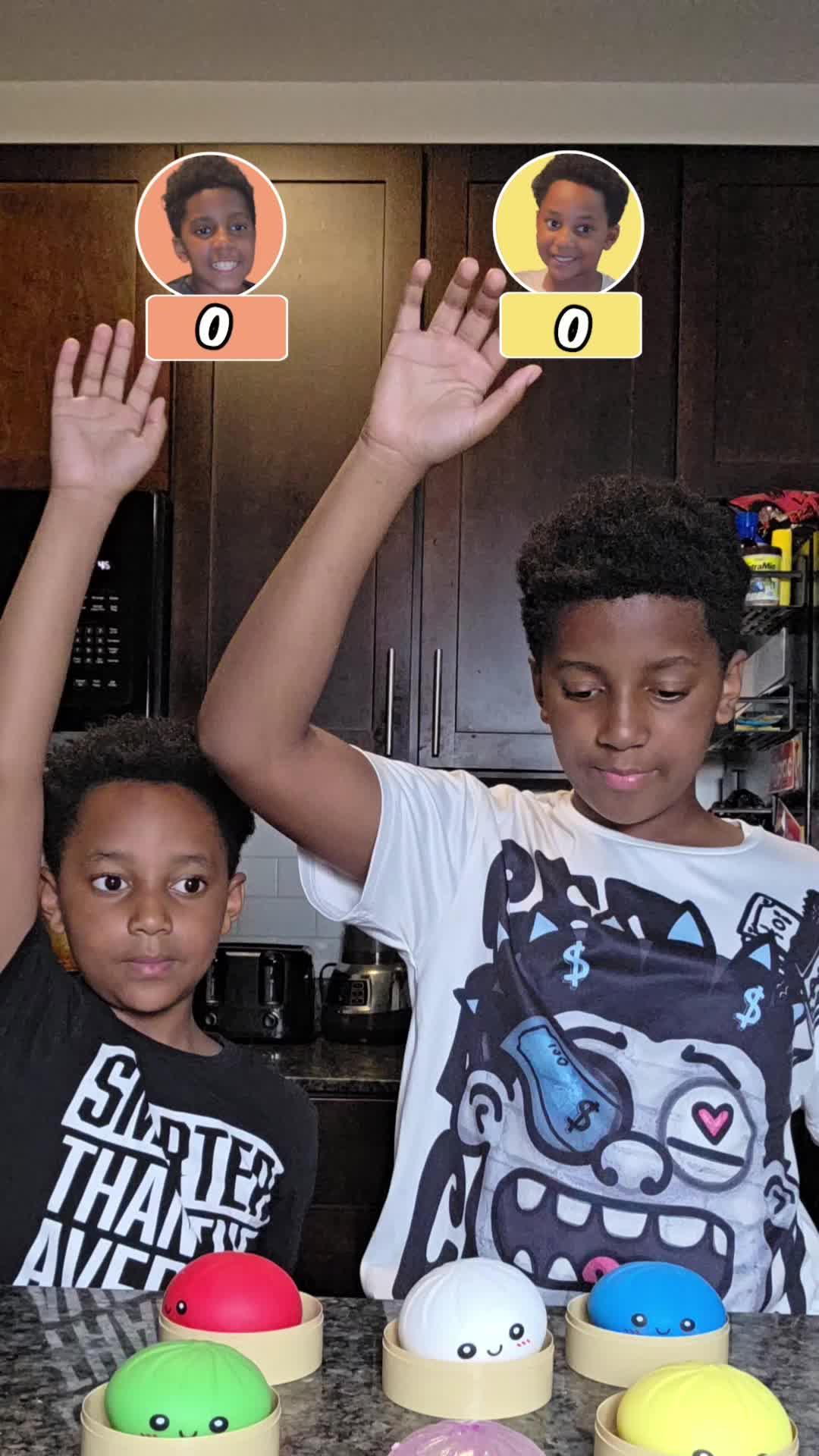 @Royal Mars Brothers