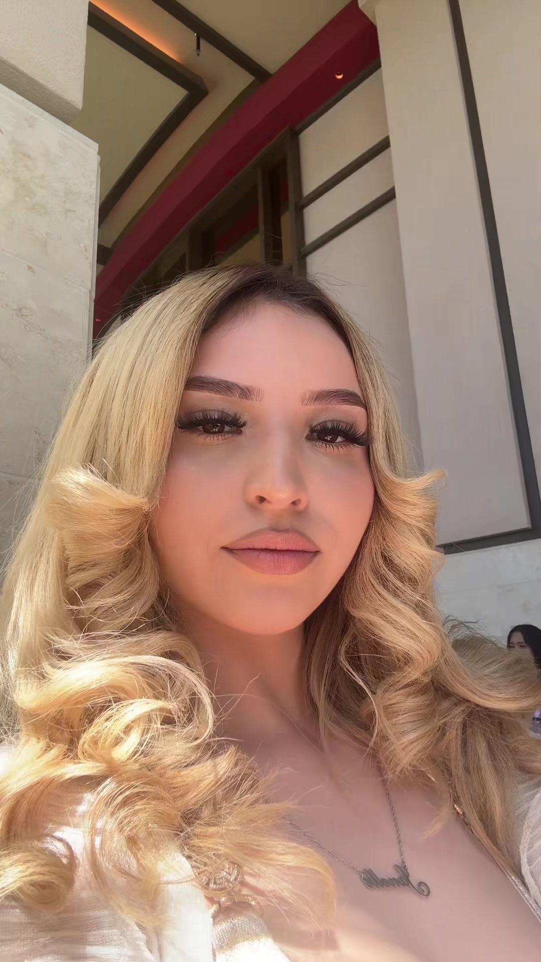 @JanelleyBee