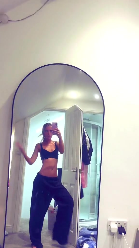 @anais
