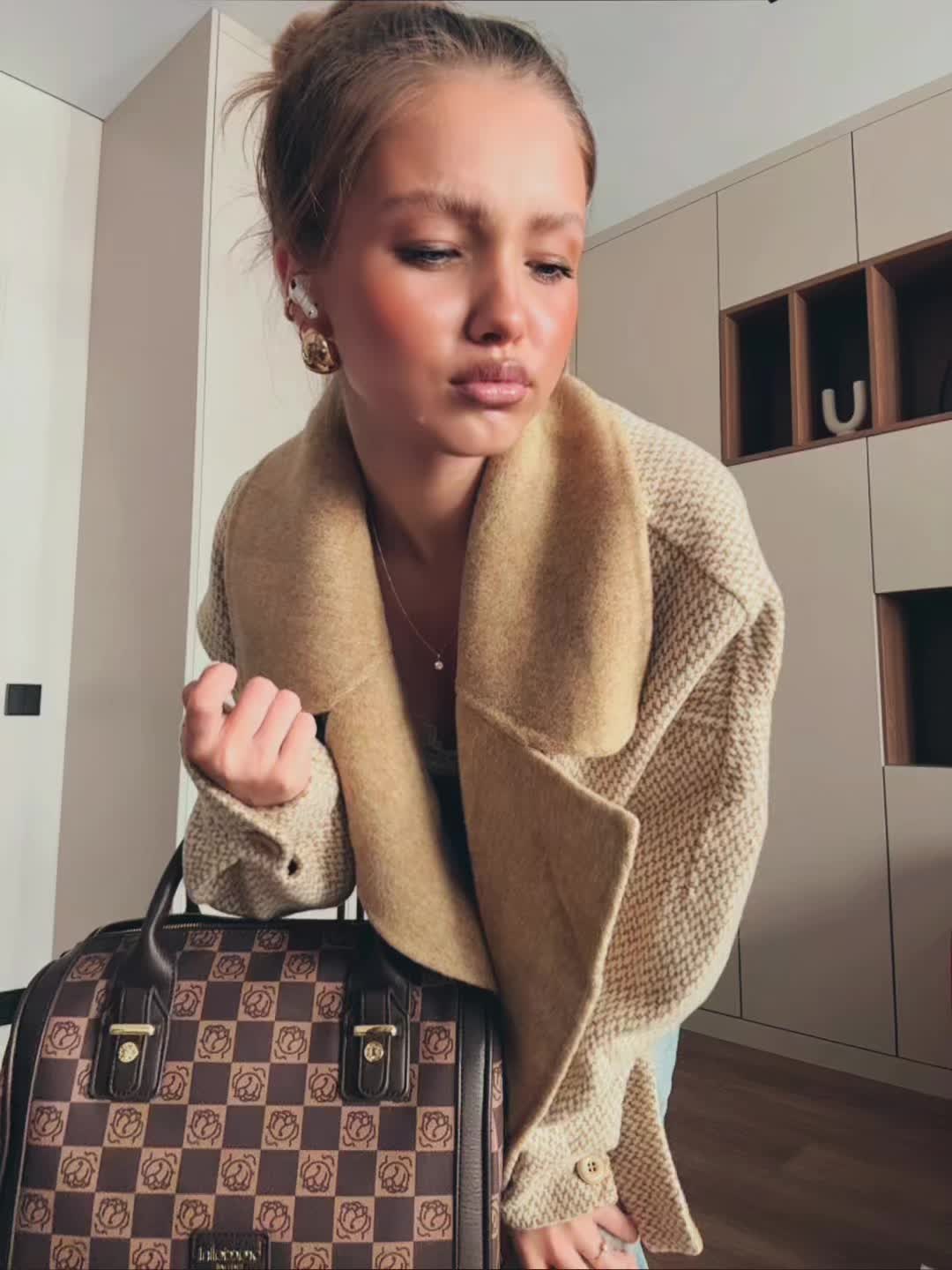 @var.🐆🎱🪩🥂