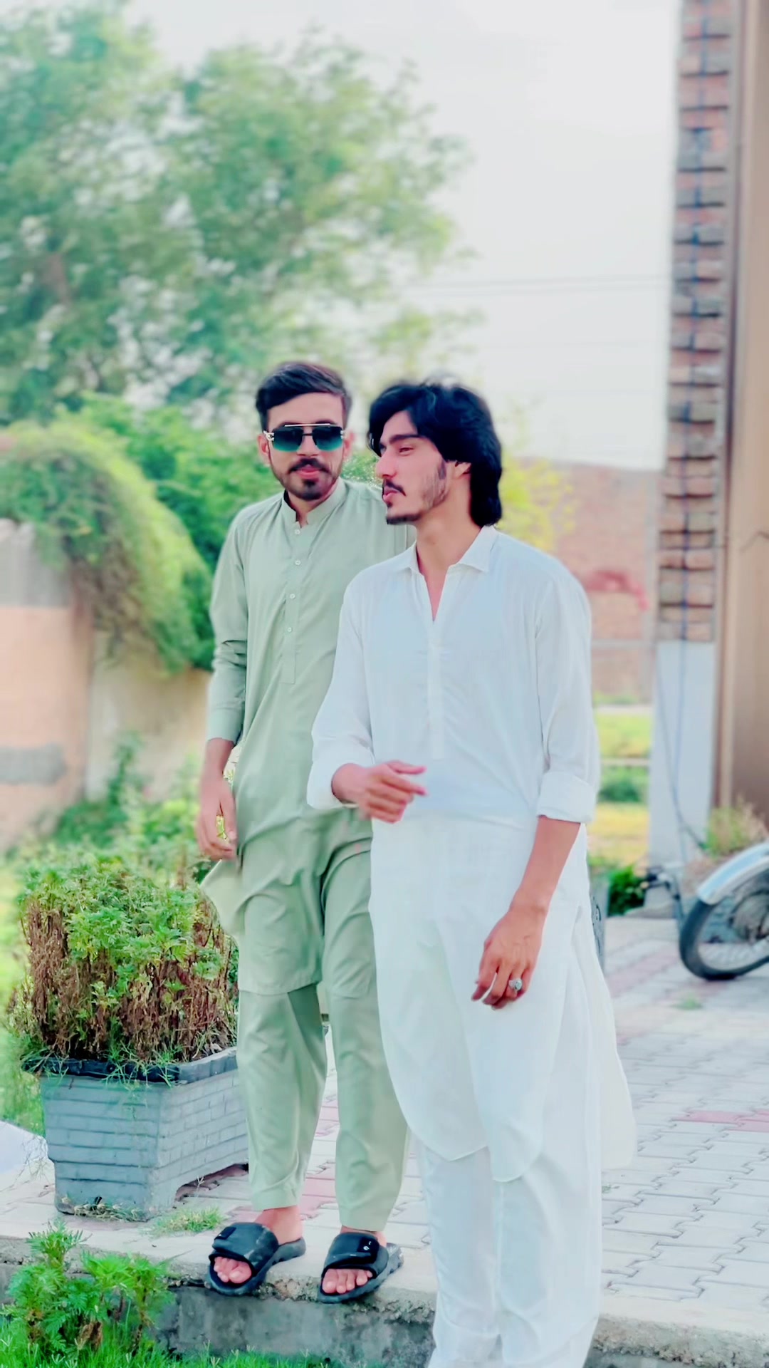 @ملک زبیر گھلو 👑