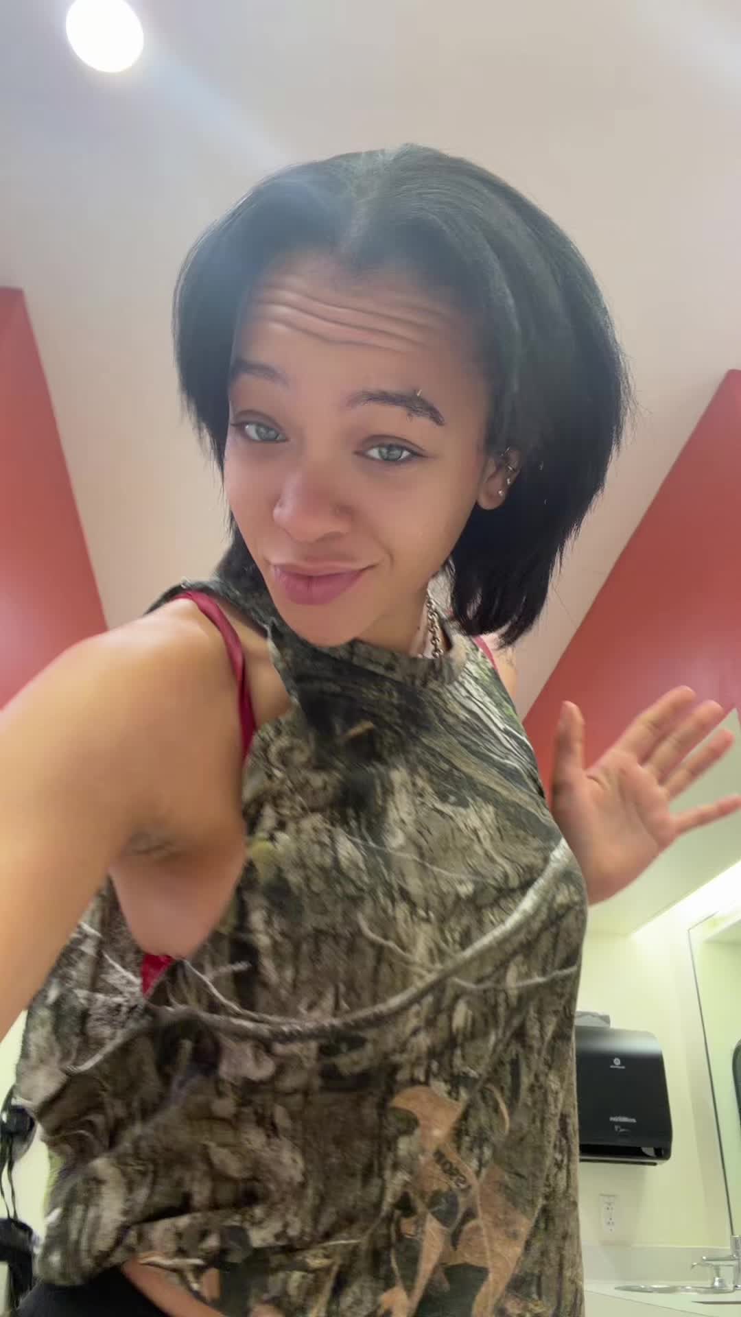 @Navadaqueen