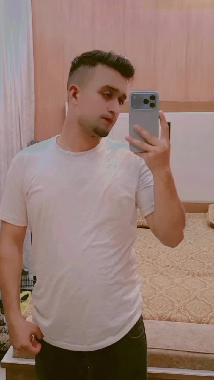 @𝑴ℯĥẳṛ🍾𝑫คⁿⅈ