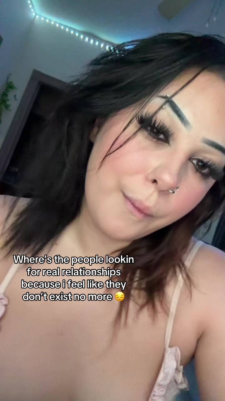 @favdarkheadedbitch