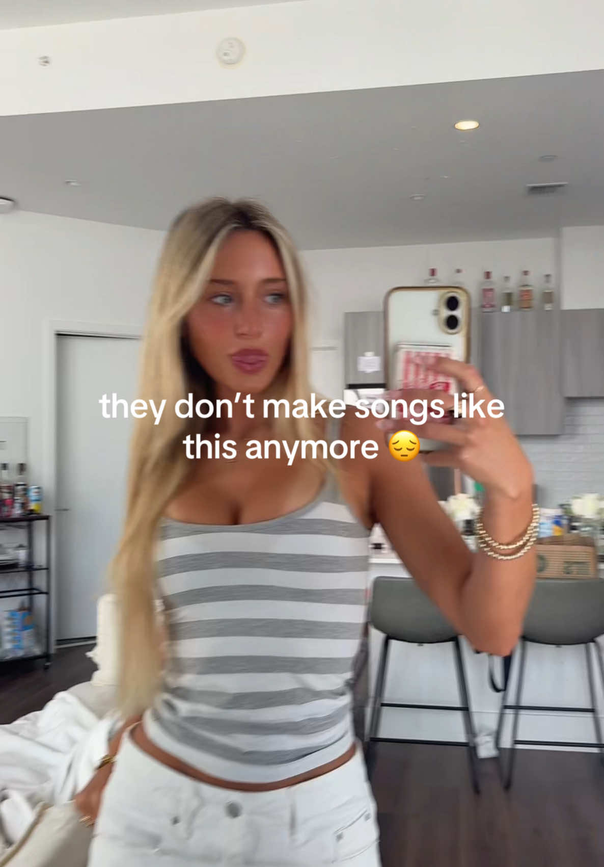 @Bella