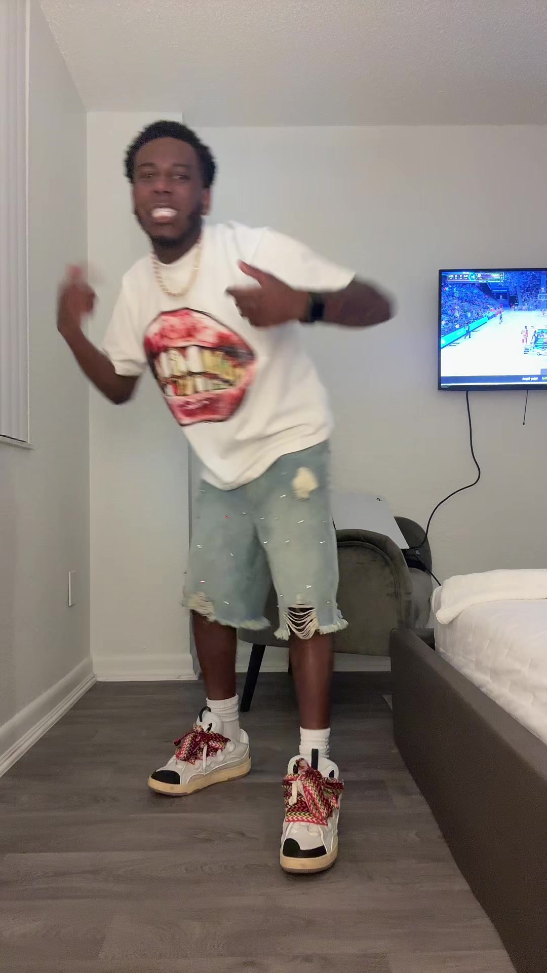 @thuggingwitantone