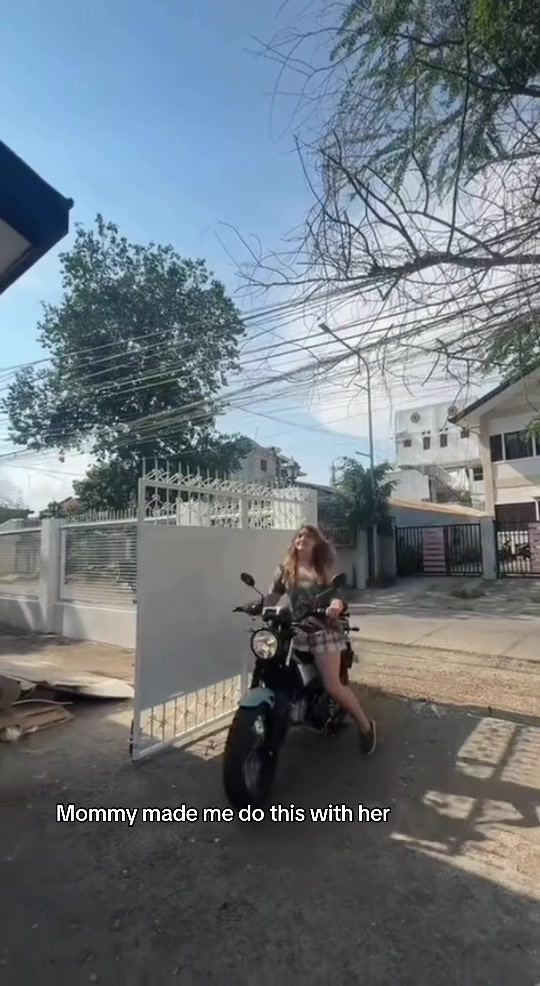 @Bella<3