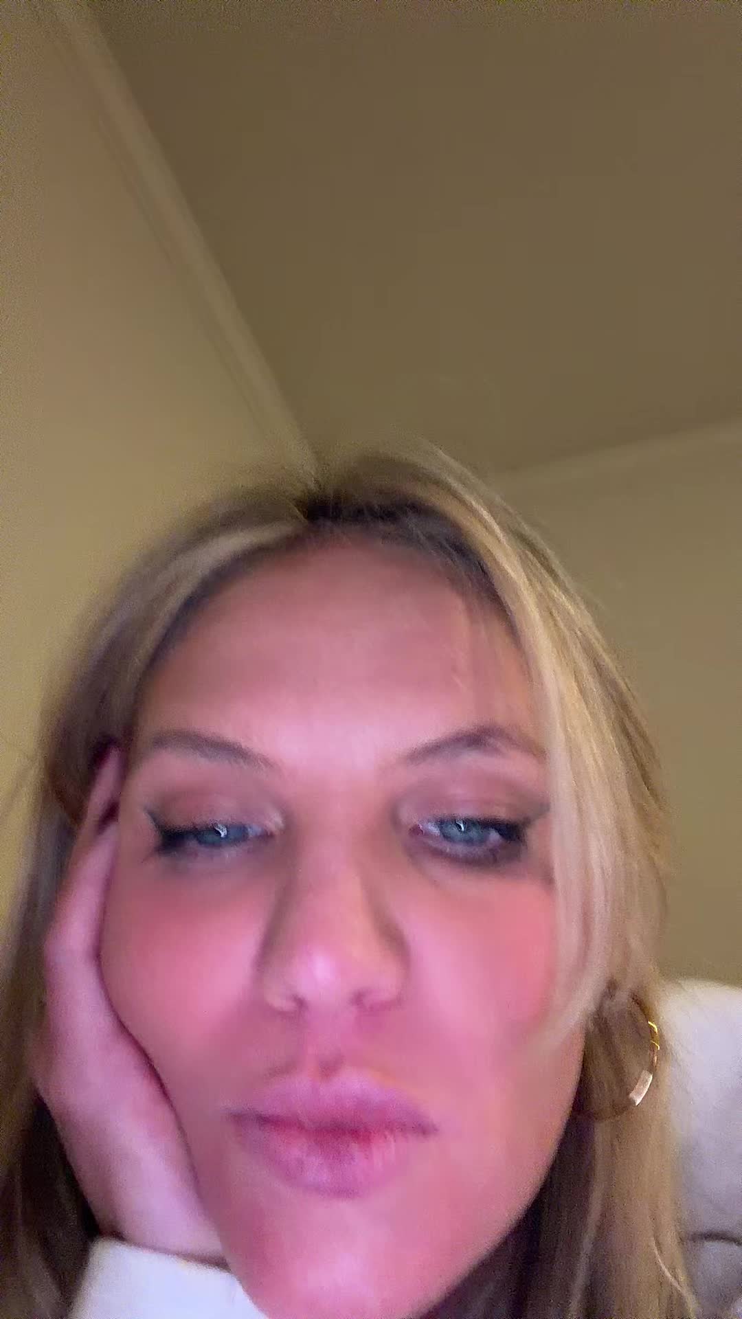 @Lo