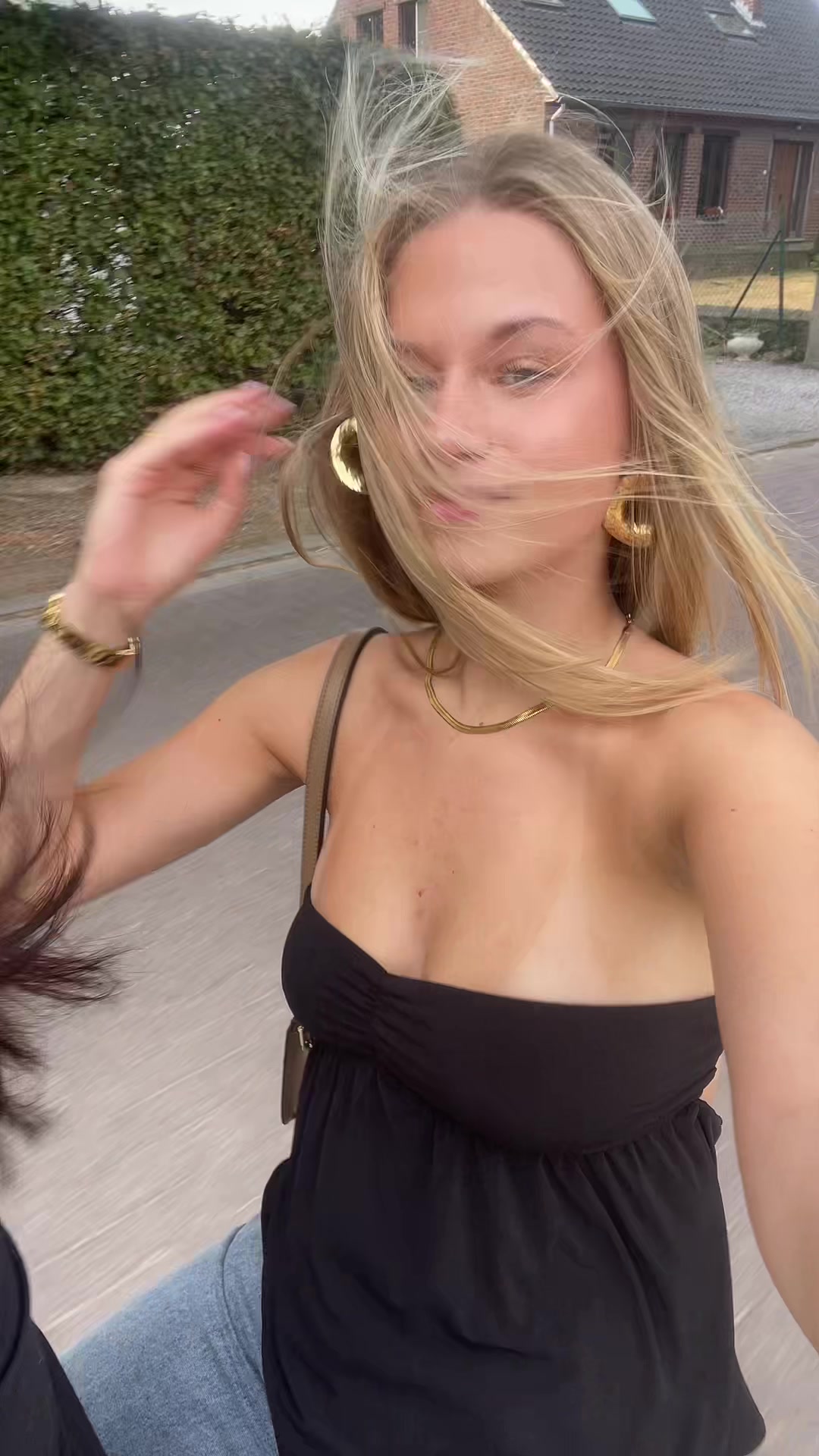 @𝓛𝓸𝓾𝓲𝓼𝓮