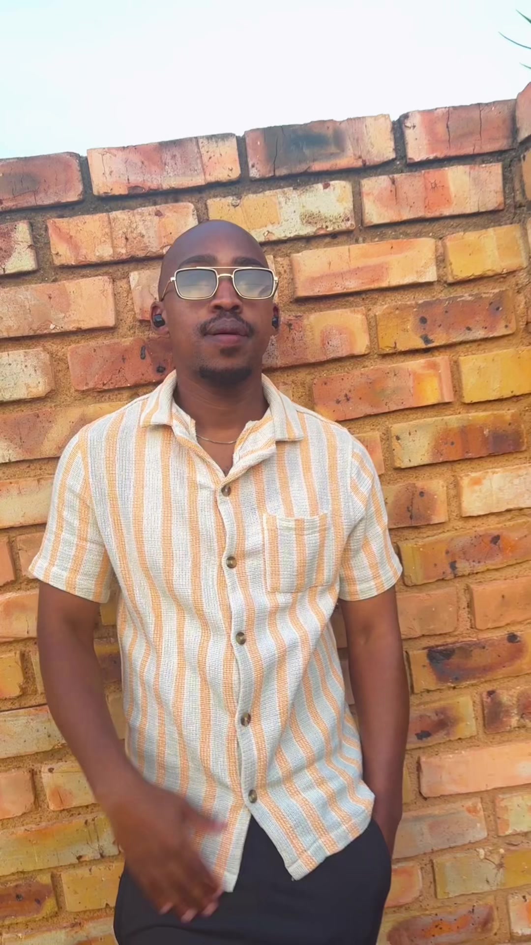 @MZU M