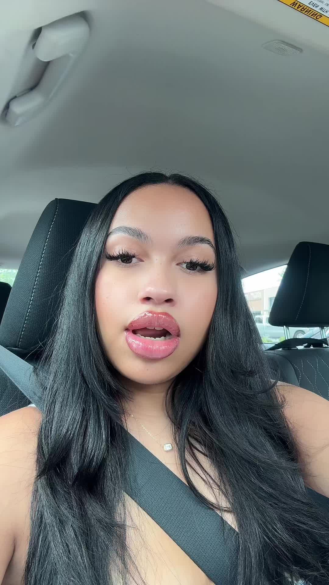 @Bella