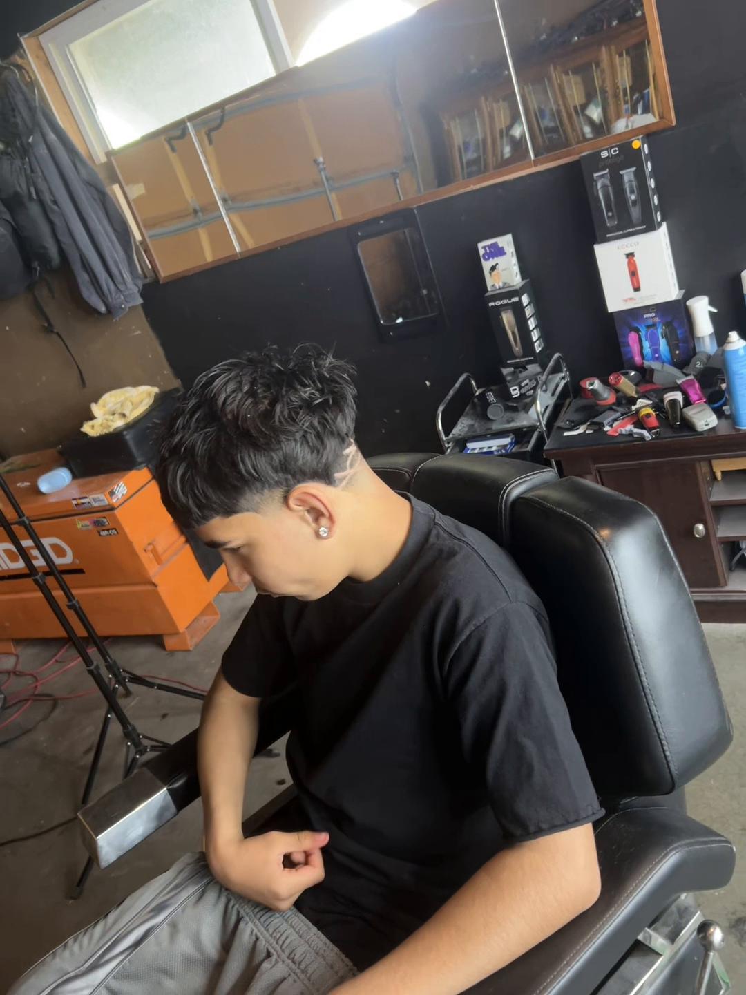 @Andycutz$