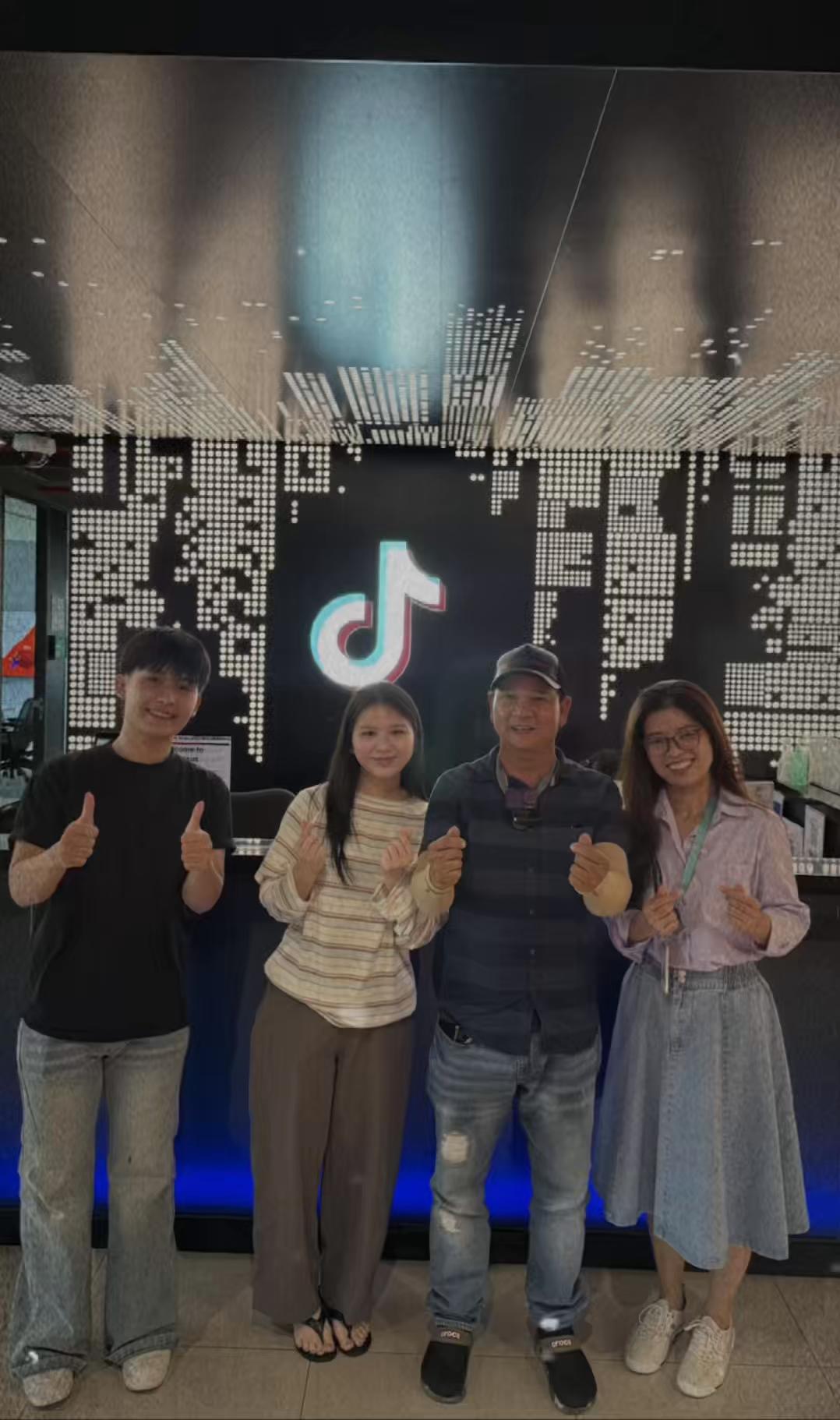 @Long Quận 9